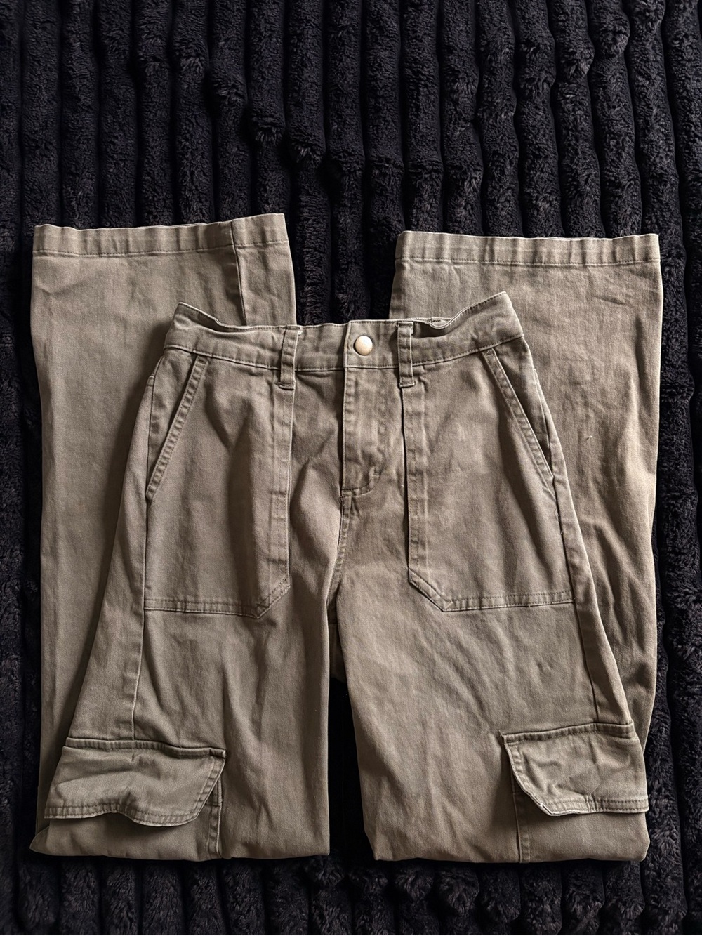 wild fable green cargo pants (high waisted)